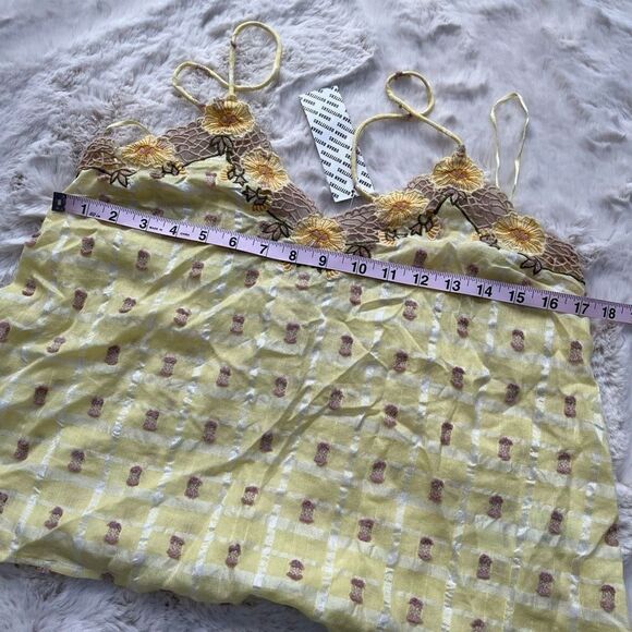 NWT Urban Outfitters Y2K Floral Embroidered Tank Top Cami Yellow Cottagecore M - Picture 9 of 9